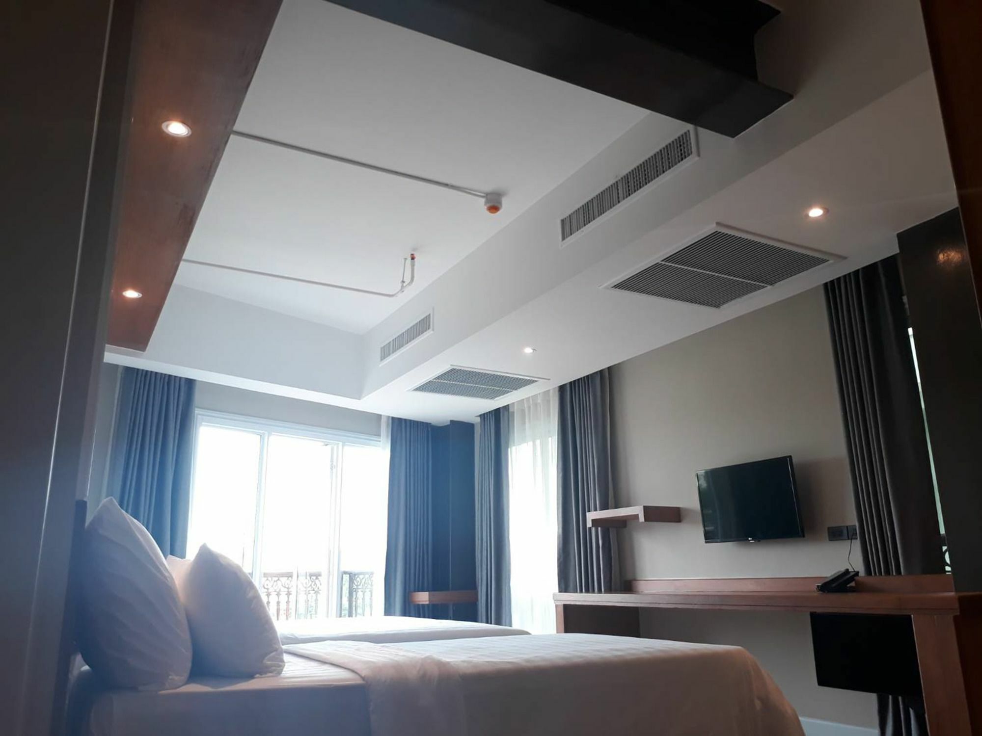 Hotel Dang Derm In The Park Khaosan Bangkok Exterior foto